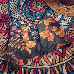 San Lorenzo “peek-a-boob” top